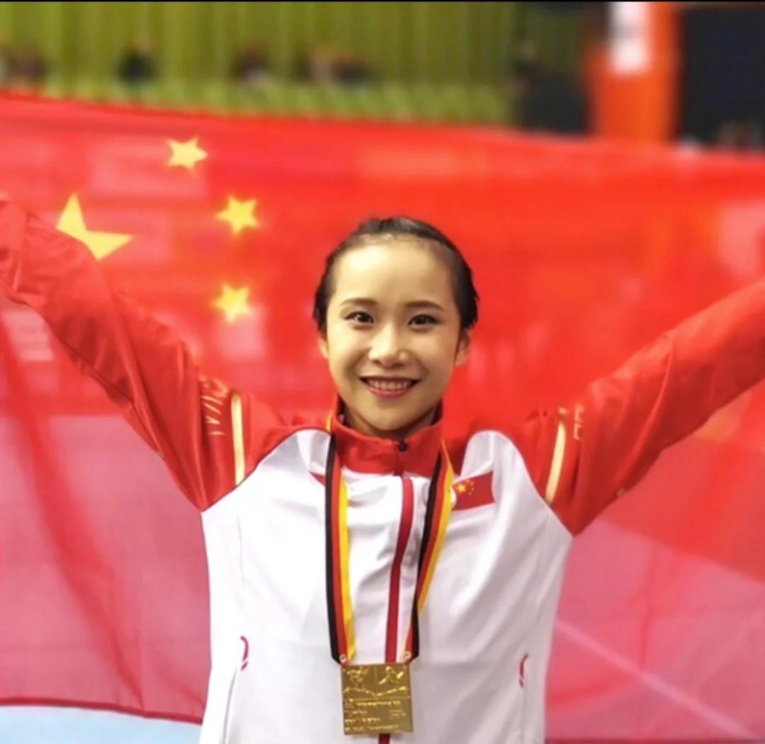 关于C9观众热烈欢呼！，莎拉波娃迎来三赛季出色发挥再创辉煌时刻的信息